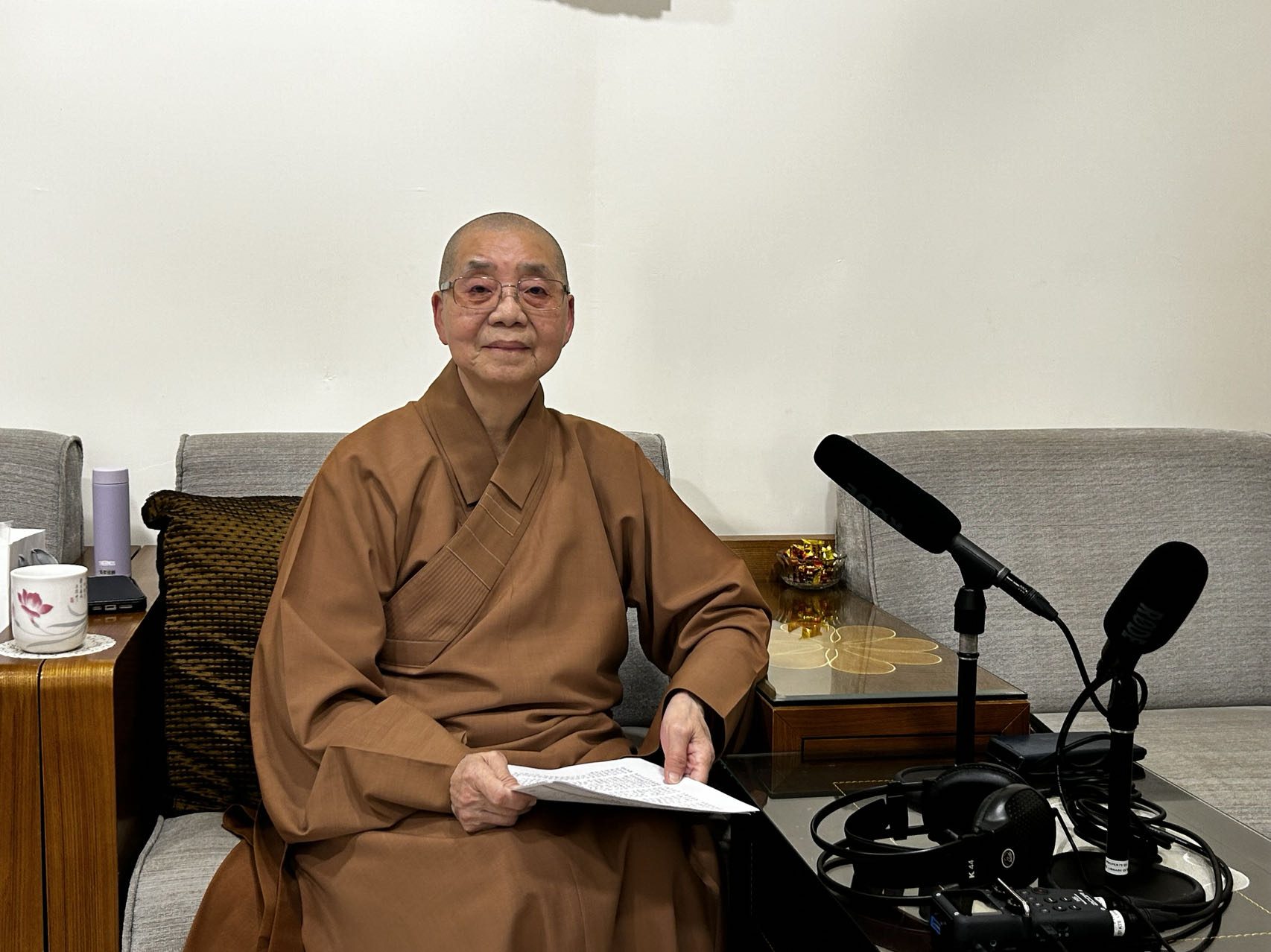 Ven. Yi Lai 依來法師